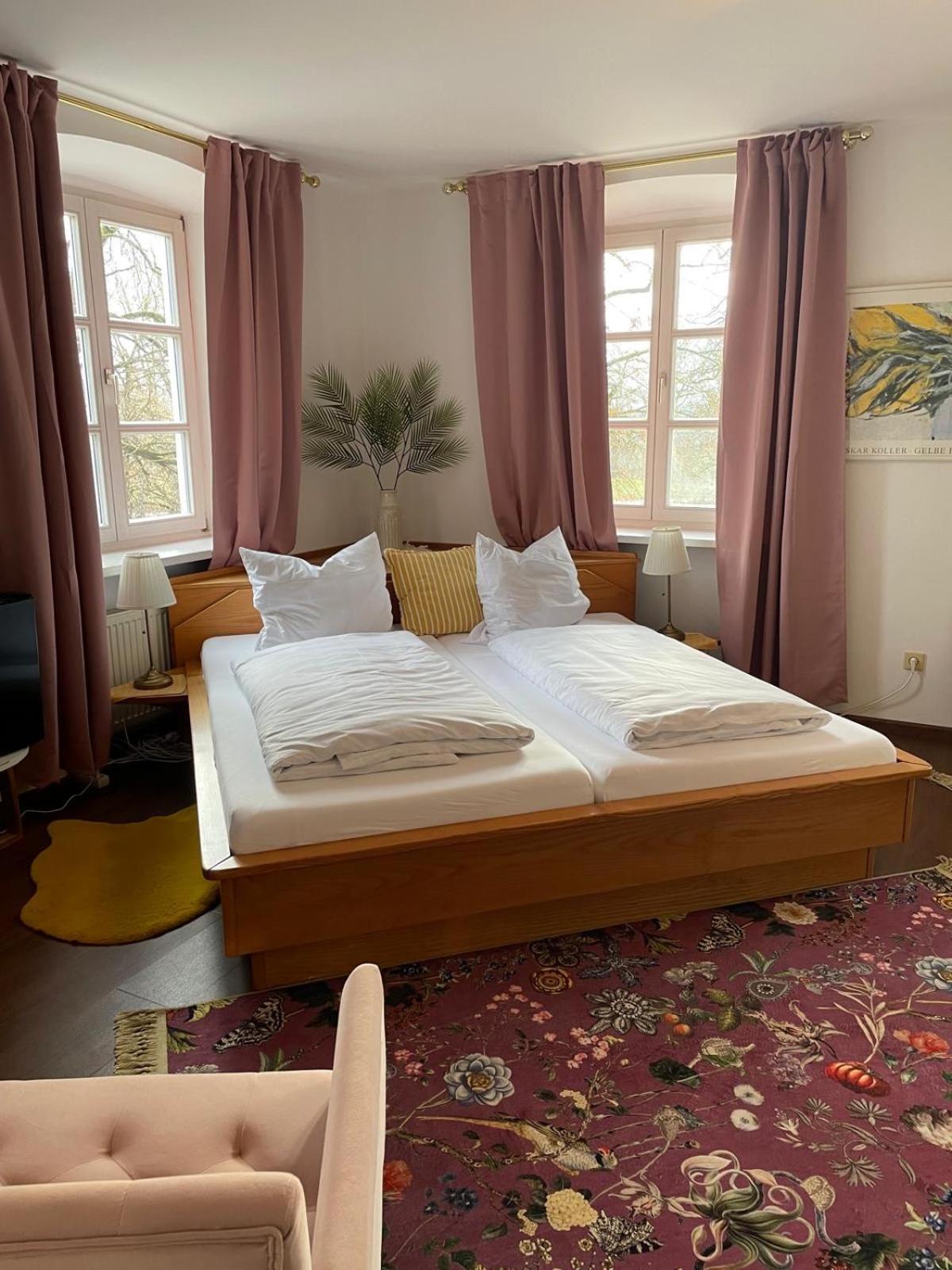 Il Castello Hotel Haiming Bagian luar foto